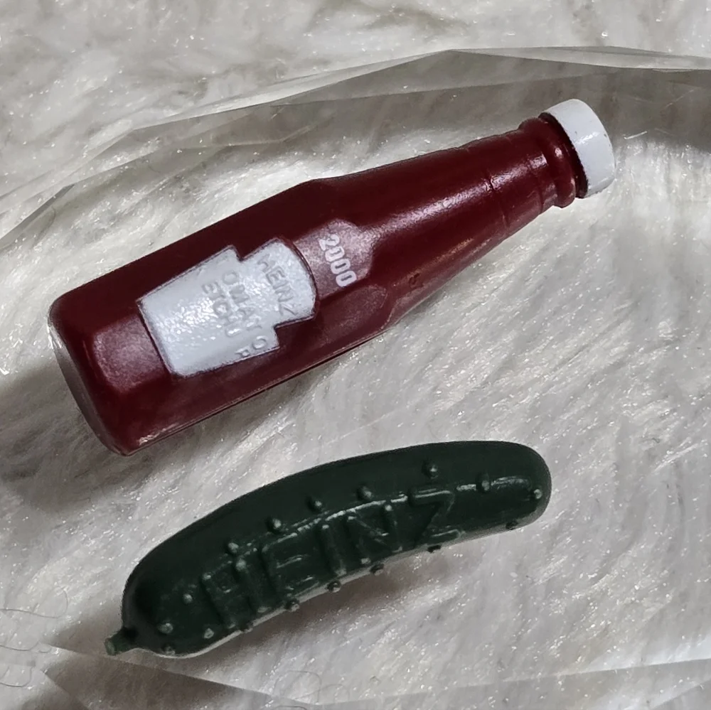 Vintage Heinz Ketchup & Pickle Brooch Pin Set Silly Advertisement Promo Great Co - Picture 5 of 5